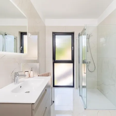 Ferienhaus Mit Privatpool Fur 6 Personen Ca 166 Qm In Prizba, Dalmatien Suddalmatien Prázdninový dům *